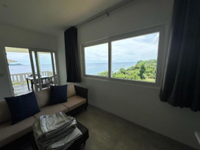 Assaly Villa - Breathtaking Ocean View with private beach